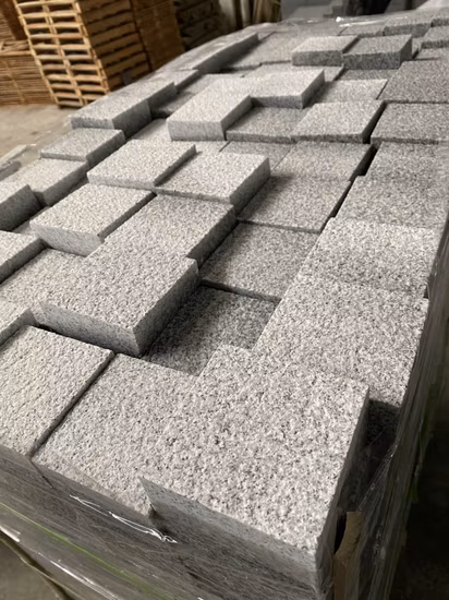 Natural Grey/Black/Red/Yellow/Basalt/Granite Kerbstone/Tumbled Cobble/Flagstone/Curbstone/Cube/Cobble/Cubic/Paving/Paver Stone for Driveway/Landscape/Garden